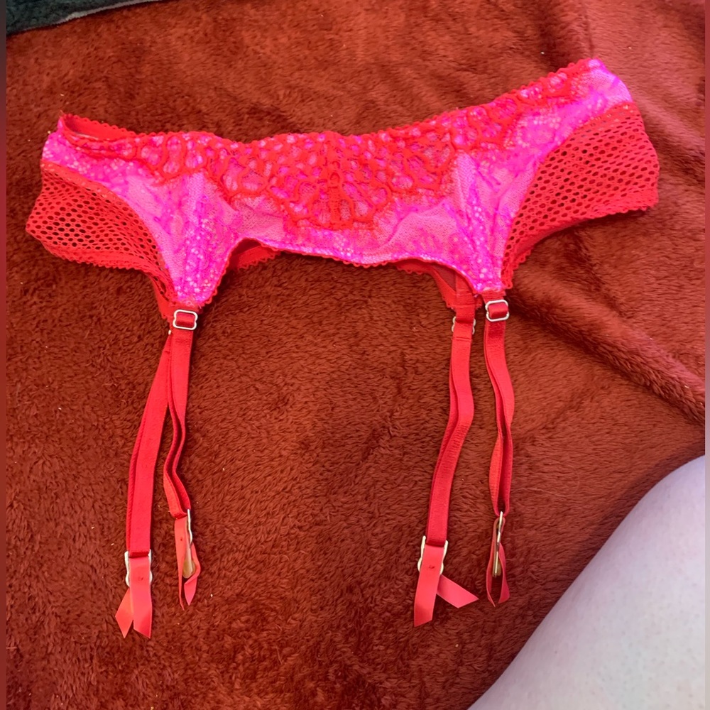 Victoria’s Secret garter